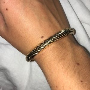 Lilly Pulitzer gold bangle